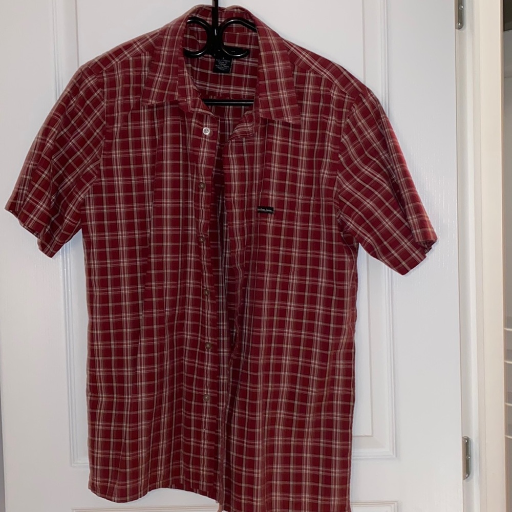 short arms dress shirt dark red and white, for men, slim fit. never worn.